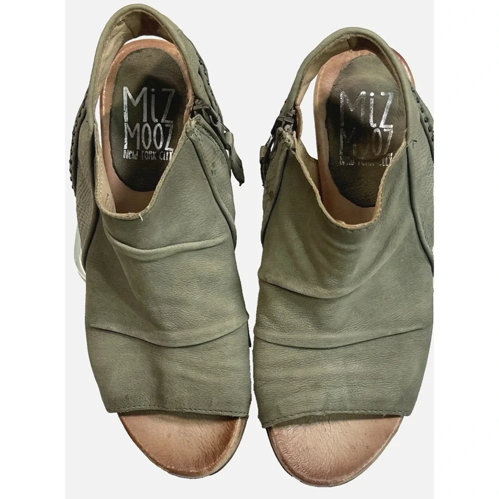 Miz Mooz Green Sandals Slouch Studded‎ Leather Low Heeled Size 39 8.5-9 US